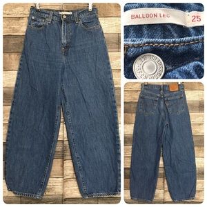 Levi's Blue Balloon Leg Ankle Jeans 25